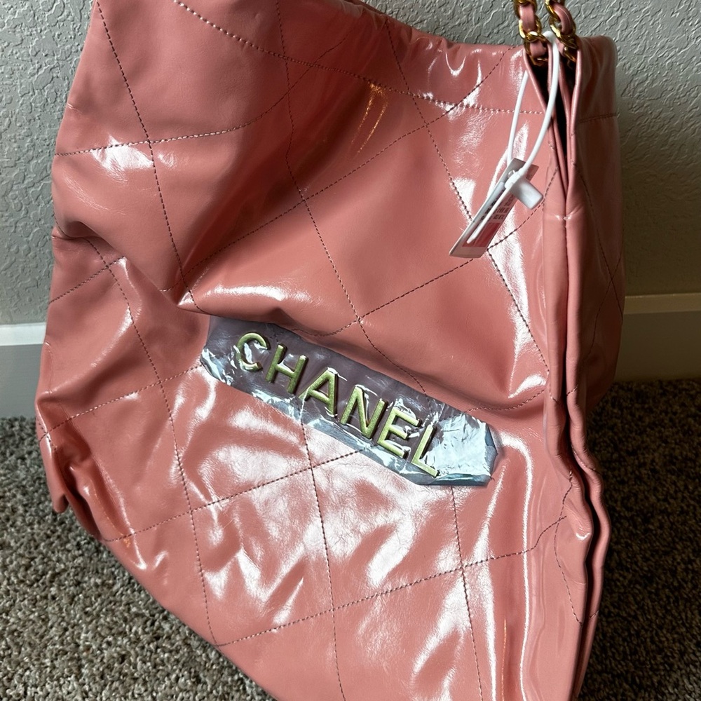 Elegant Pink Quilted Women's Bag